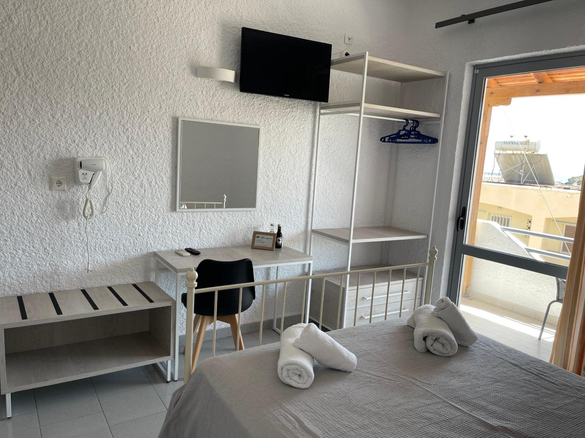 Agia Marina  Georgina酒店 外观 照片