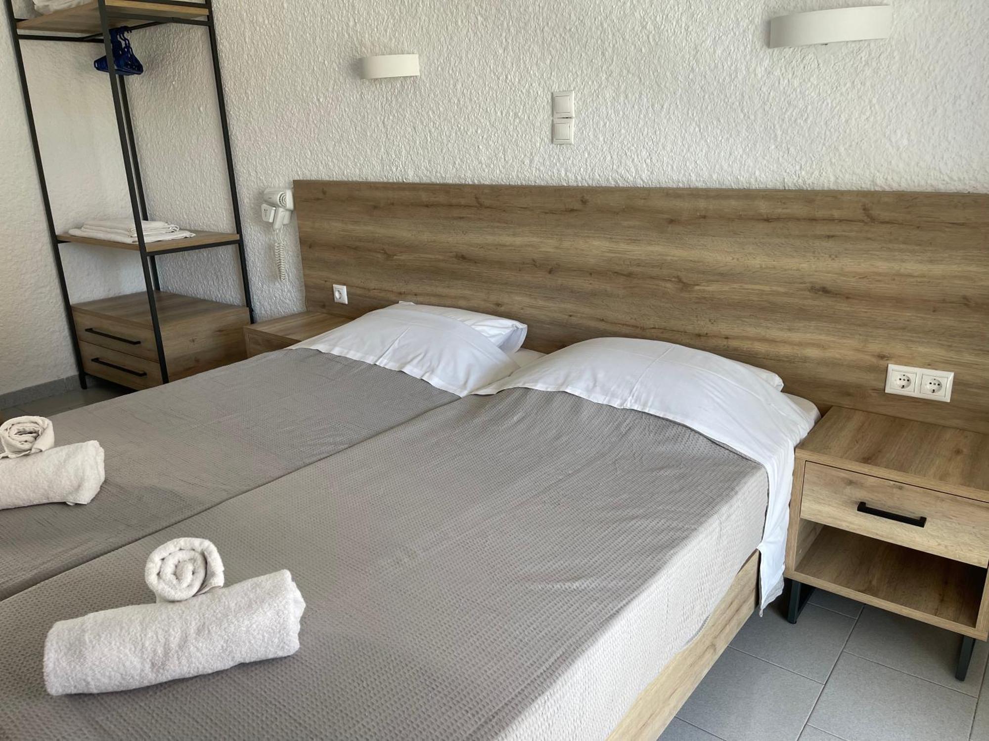 Agia Marina  Georgina酒店 外观 照片